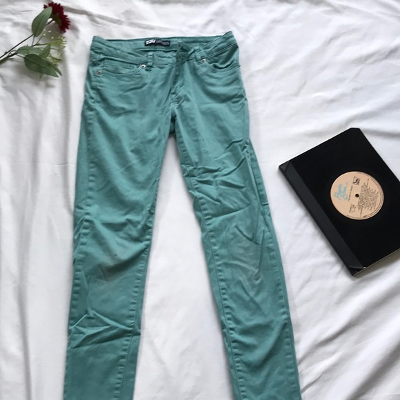 Levis Jeggings - Picture 2 of 4